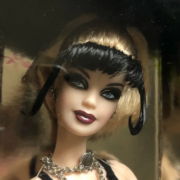 NIB HARD ROCK 2008 BARBIE GOLD LABEL COLLECTOR PIN - Picture 2 of 12